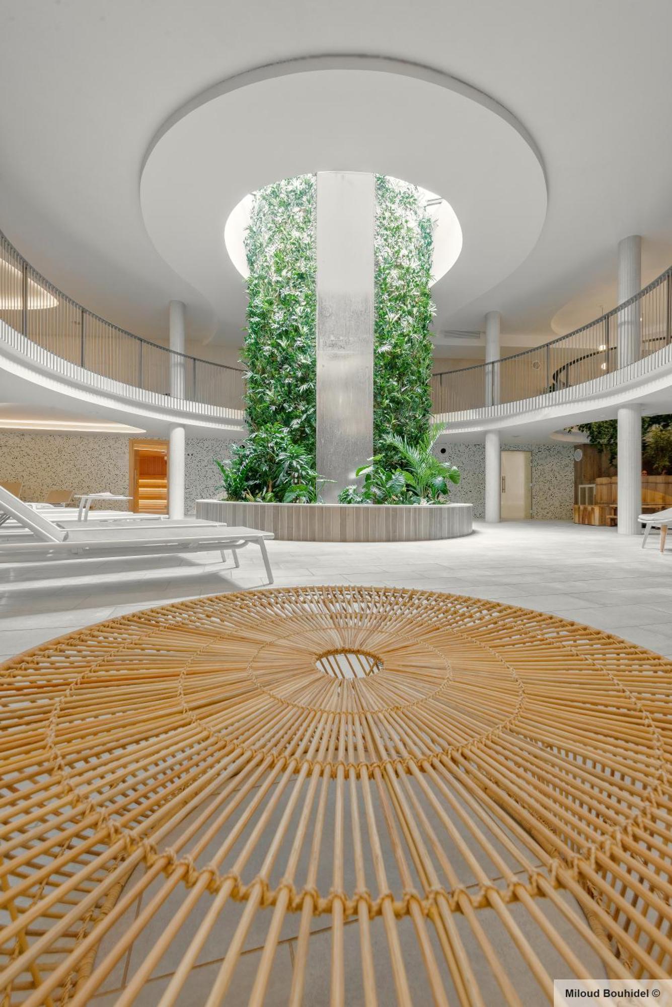 Golden Tulip Lyon Ouest Techlid Hotel & Spa Limonest Εξωτερικό φωτογραφία