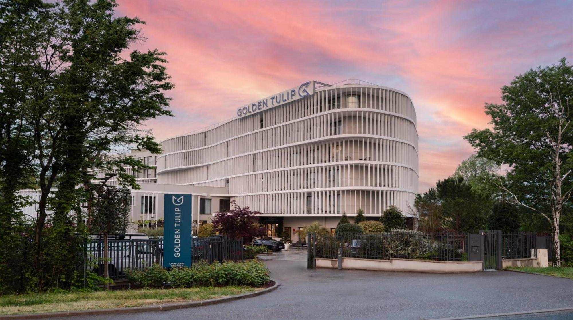 Golden Tulip Lyon Ouest Techlid Hotel & Spa Limonest Εξωτερικό φωτογραφία